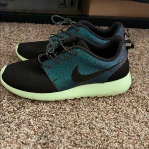 Nike Roshe shoes size 8